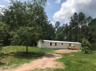 17396 S Ridgewood Dr, Glen Saint Mary, FL 32040
