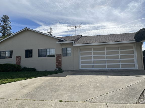 3rd image of 1308 Petal Way
