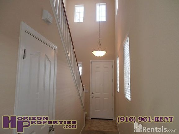 3rd image of 521 Candela Cir