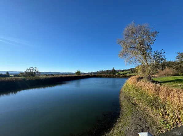 6114 Red Winery Road, Geyserville, CA 95441