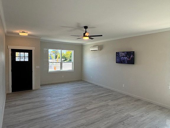 4th image of 746 Dahl Pl #14