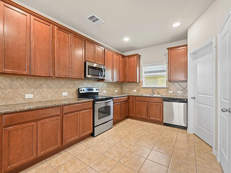 1804 Colorado Bend Dr — Photo 10