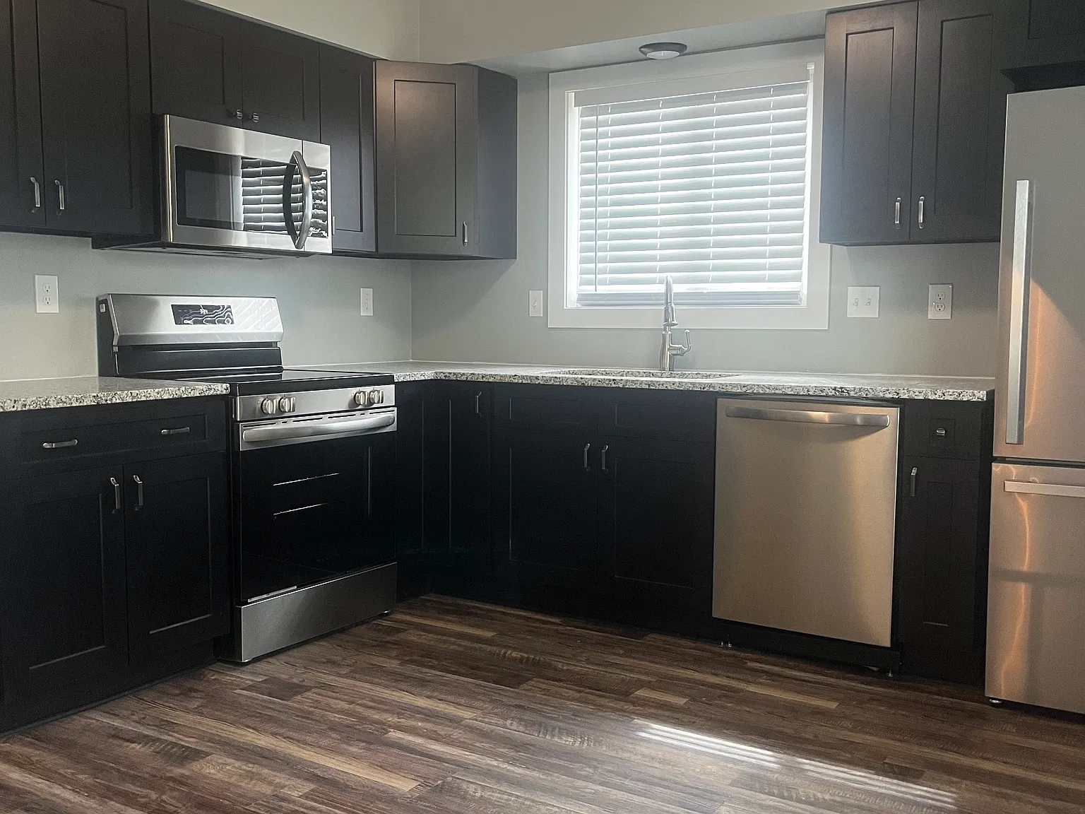 2 bed, 1400 sqft, $1,995 — Photo 2