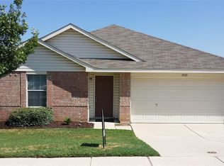 1020 Fort Apache Dr, Haslet, TX 76052