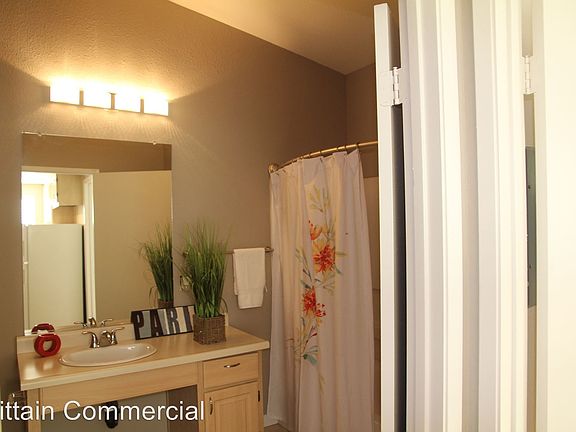 5th image of 5909 Country Ln APT 106
