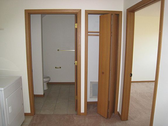 5th image of 1021 Hancock St APT 4
