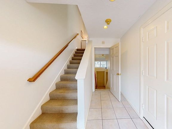 4th image of 28 Tisdale Dr