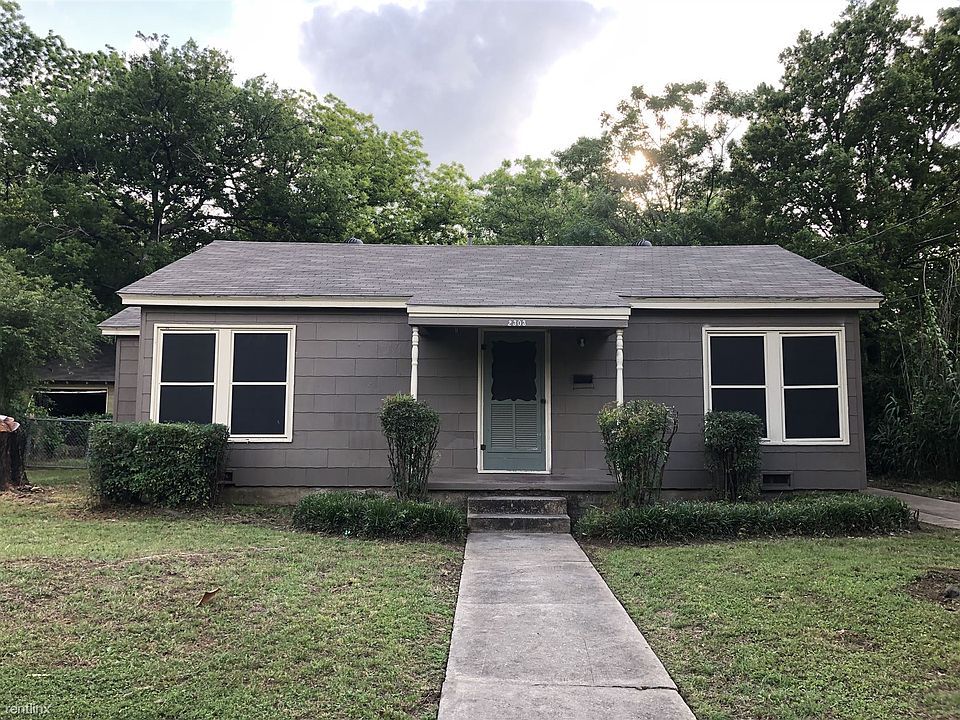 2303 Fowler Exterior Photo