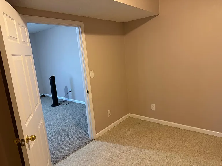 504 Thames Cir — Photo 35