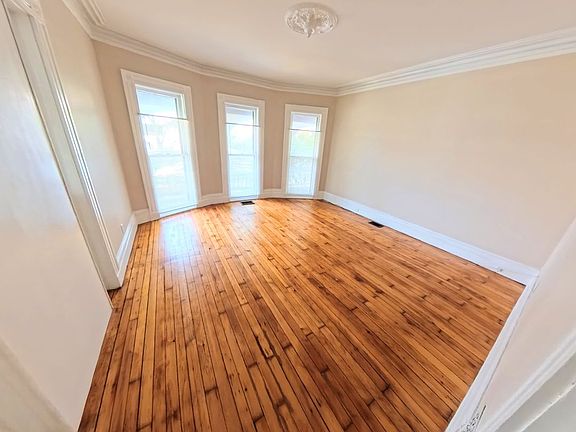 4th image of 65 Marshall St APT 1
