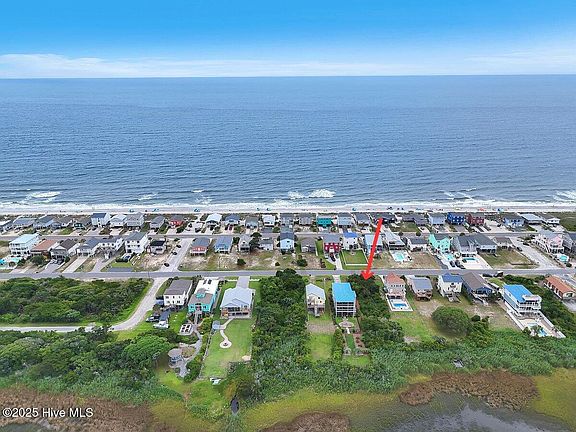 5th image of 716 W Dolphin Drive