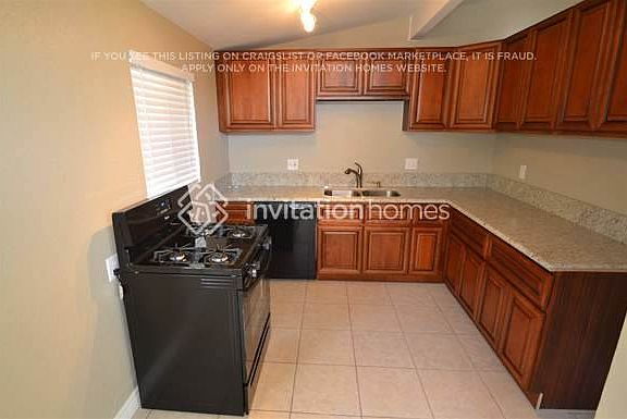 4th image of 1423 N Allyn Ave