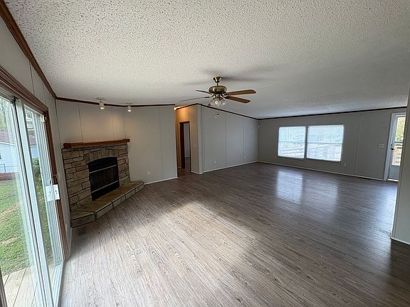 3rd image of 62 Hardwood Dr
