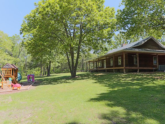 3rd image of 324 Temple Hill Drive
