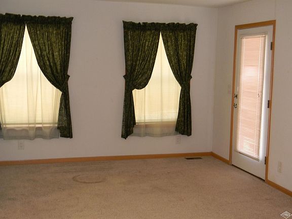 4th image of 515 Bluffs Dr