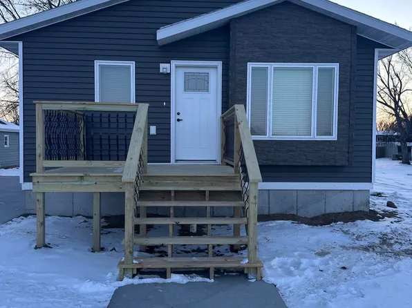 1016 N Mentzer St, Mitchell, SD 57301