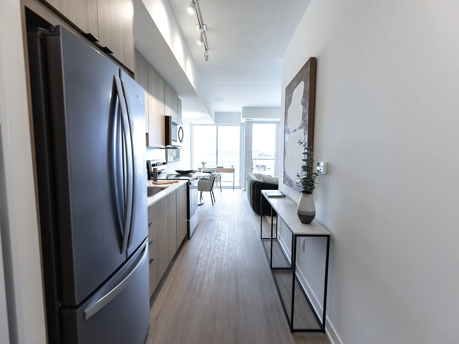 17645 Yonge St — Photo 4