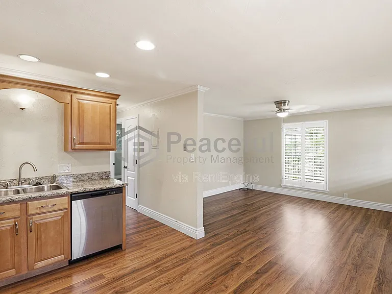 122 N N St #10 — Photo 6