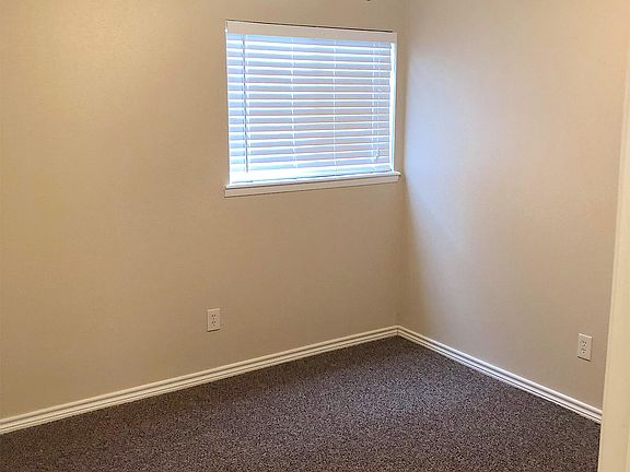 5th image of 1008 N Houston Ave APT 4