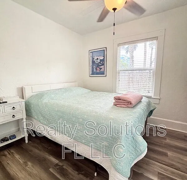 418 Daytona St — Photo 9