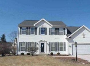 N103W17356 Woodbridge Ct, Germantown, WI 53022