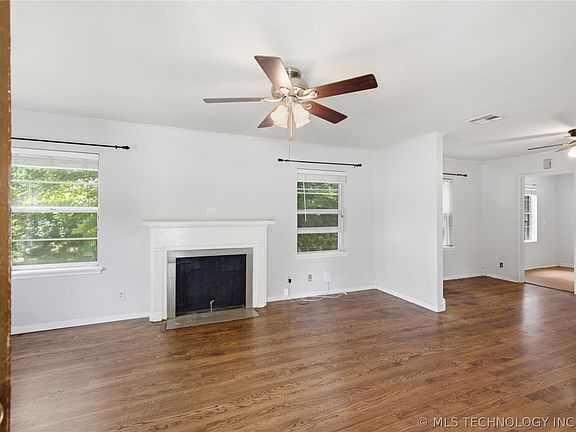 3rd image of 2747 E 4th St