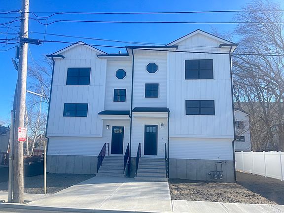 2nd image of 84 Arcadia St Unit 2