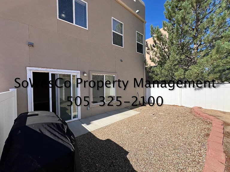 1936 Hollyhock Cir — Photo 18