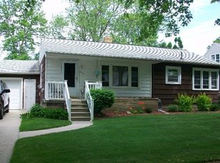 717 Maple St, Essexville, MI