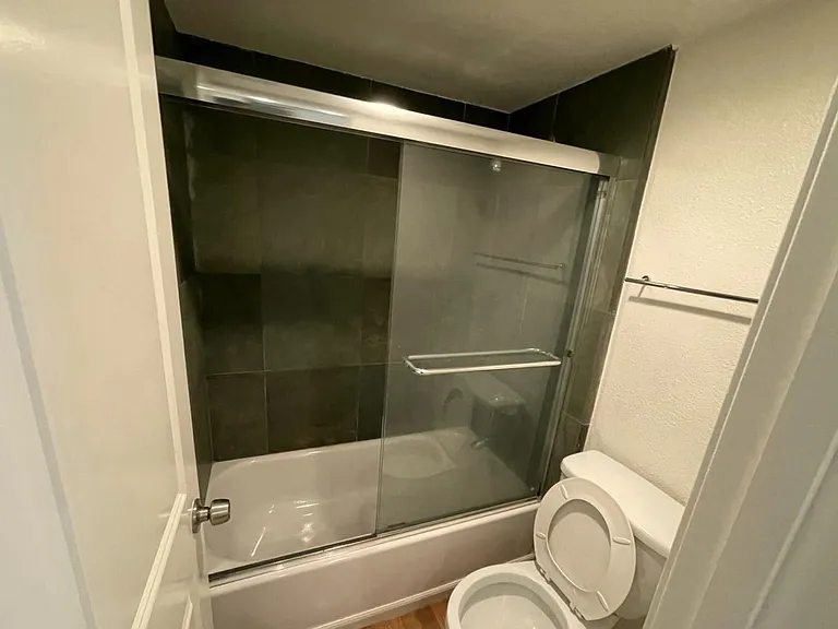 4410 N Longview Ave #119 — Photo 7
