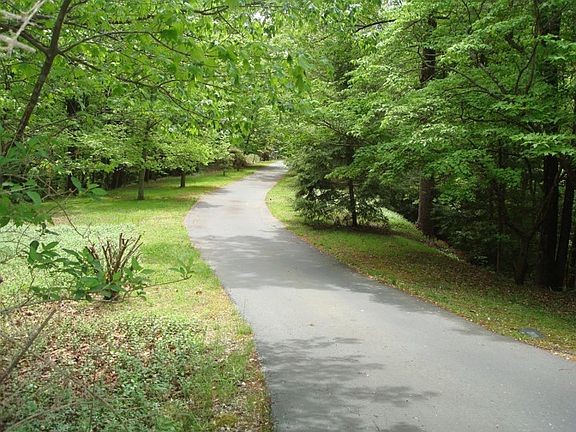 4th image of 954 Chenocetah Dr