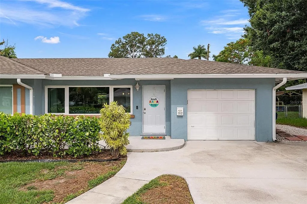 3 bed, 2.0 bath, 1571 sqft, $2,700 — Photo 2