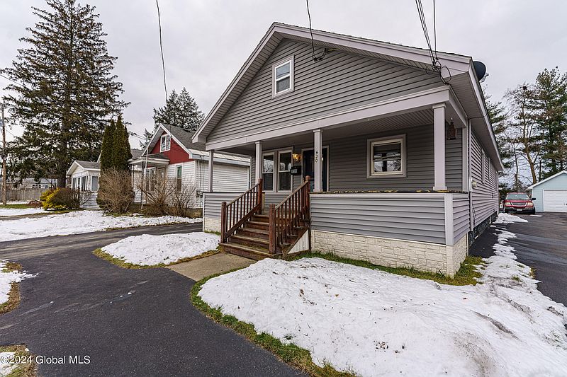 2nd image of 630 POUTRE Ave Avenue #422800 48 19 16 20