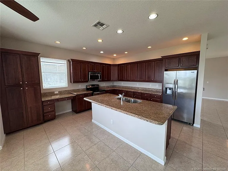 11239 SW Barton Way — Photo 8