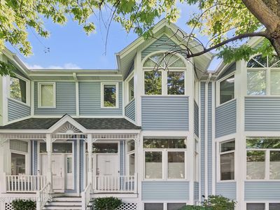 3043 N Lakewood Ave, Chicago, IL, 60657