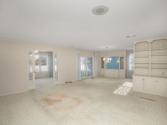 4th image of 1508 Winsted Dr