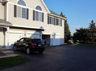 1207 Sandhurst Ln #1207, South Elgin, IL 60177