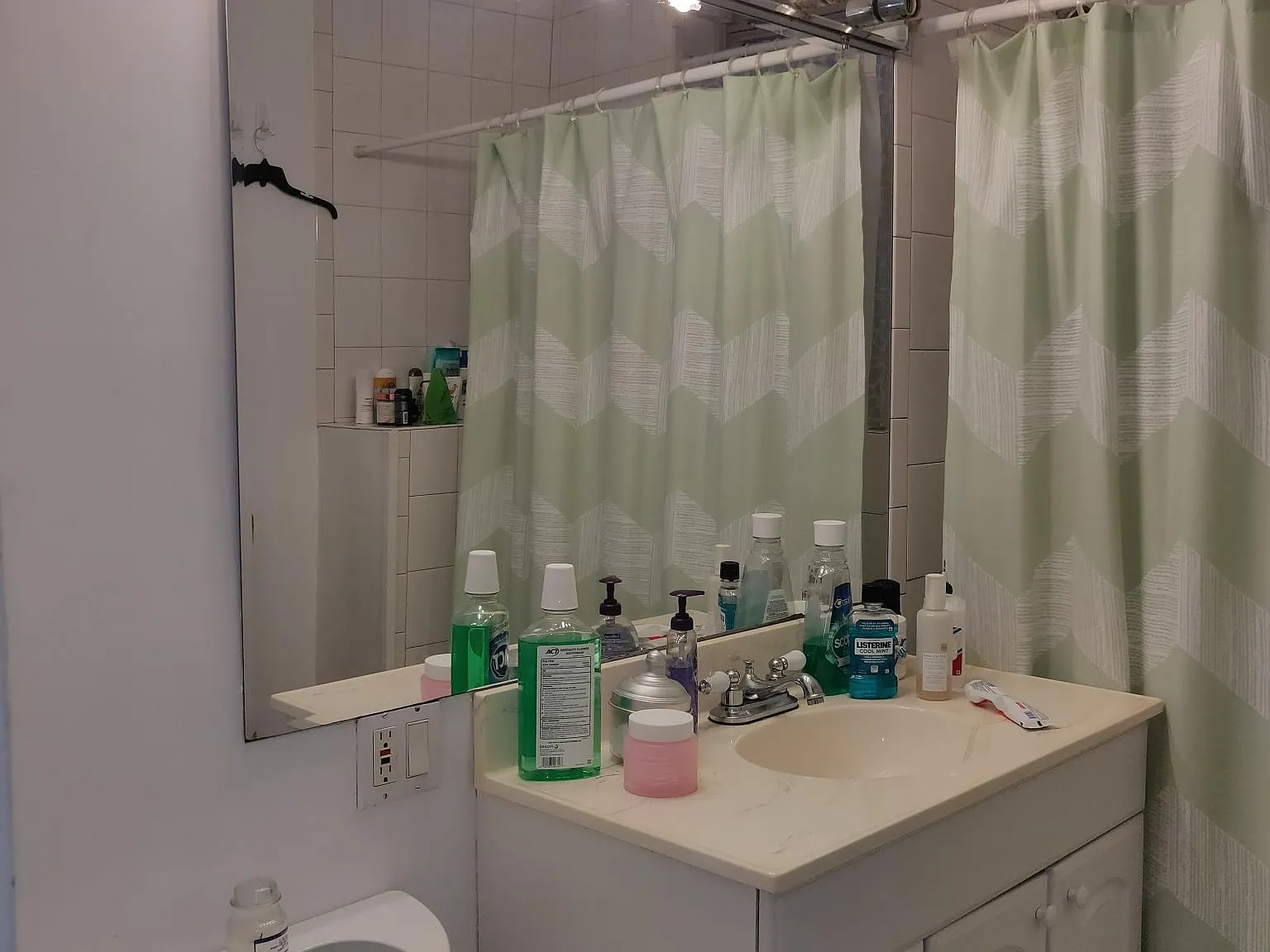 4 bed, 1600 sqft, $5,500 — Photo 2