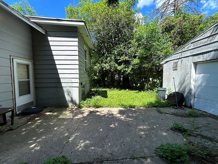 Listing photo 4