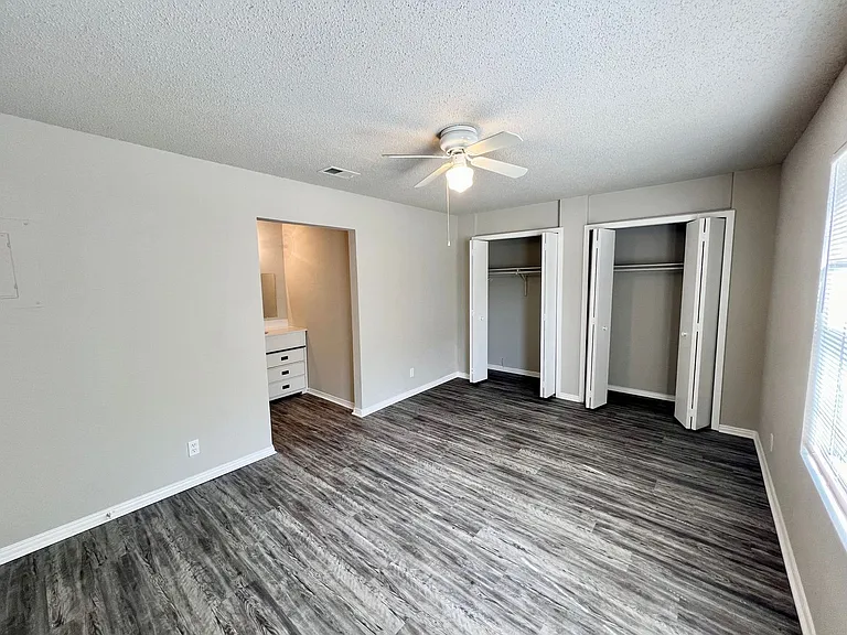 1211 Churing Dr — Photo 13
