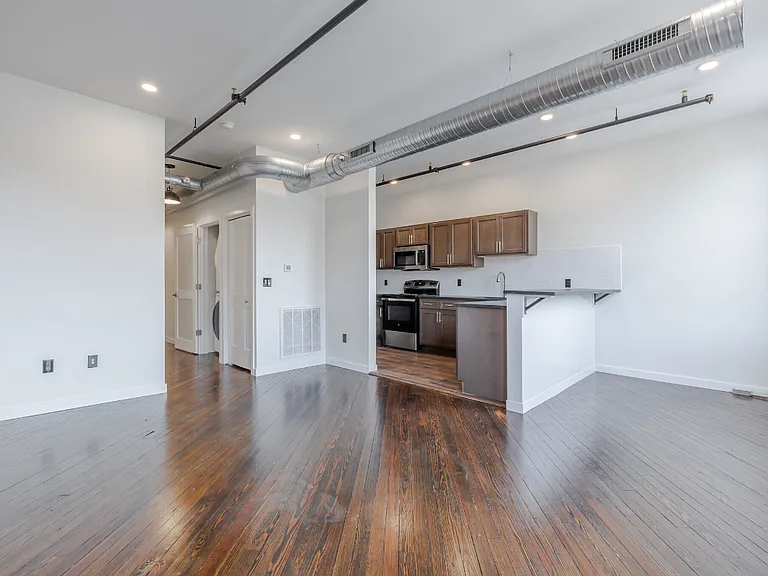 420 Main St #D — Photo 1