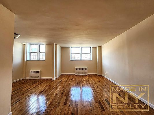 4th image of 224-10 Jamaica Ave #L4