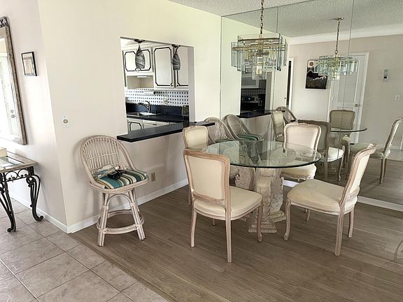 4th image of 2541 Red Hibiscus Boulevard #31-B
