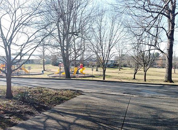 3rd image of 507 Park Dr