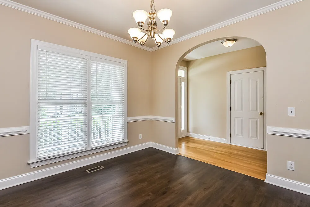 3 bed, 2.5 bath, 2100 sqft, $3,250 — Photo 2