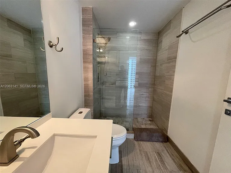 1300 Brickell Bay Dr #2010 — Photo 24