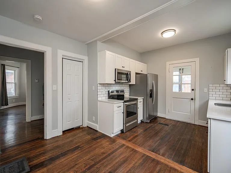 4630 S 3rd St — Photo 10