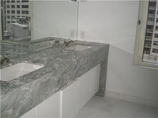 Rented by R New York | media 14