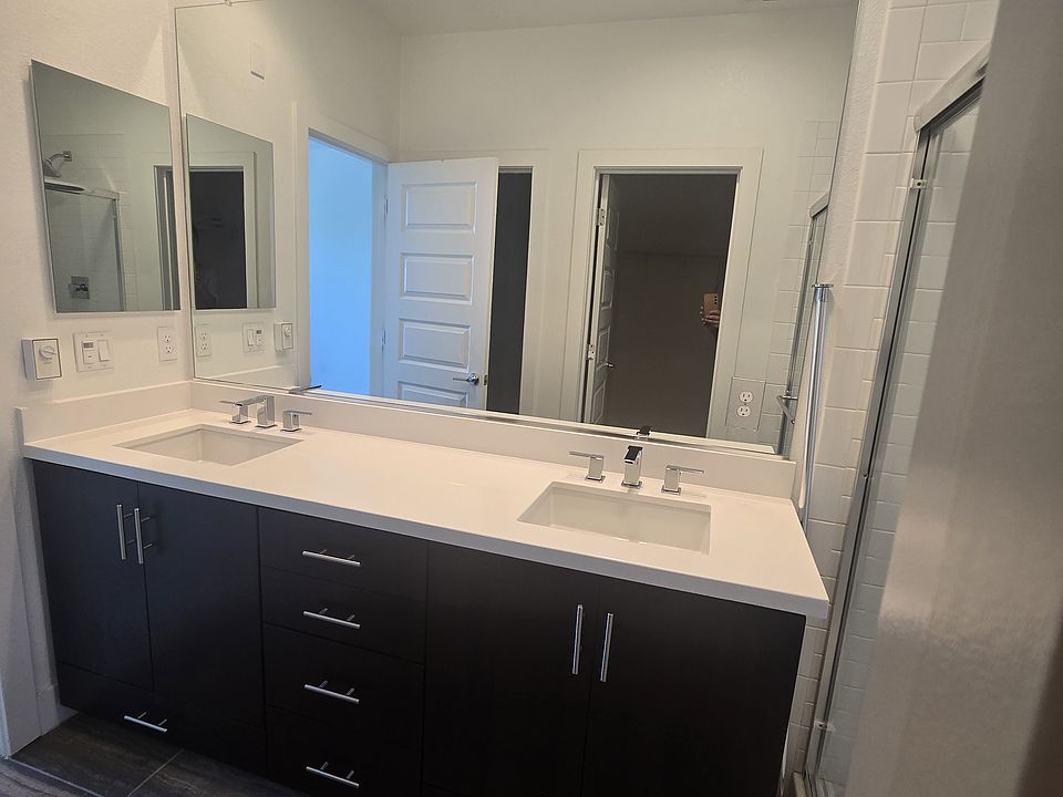 1st image of 1919 Cadence Ln