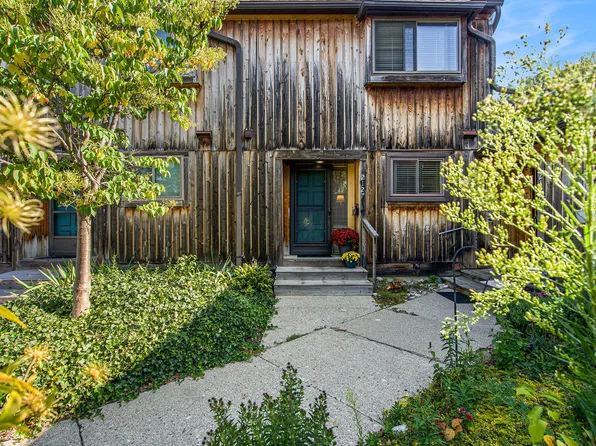 2127 Pauline Ct, Ann Arbor, MI 48103